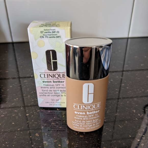 Clinique Even Better SPF 15 foundation. NWT. - Picture 1 of 4